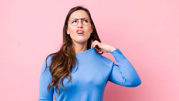 Ung Vacker Kvinna Känner Sig Stressad Orolig Trött Och Frustrerad — Stockfoto