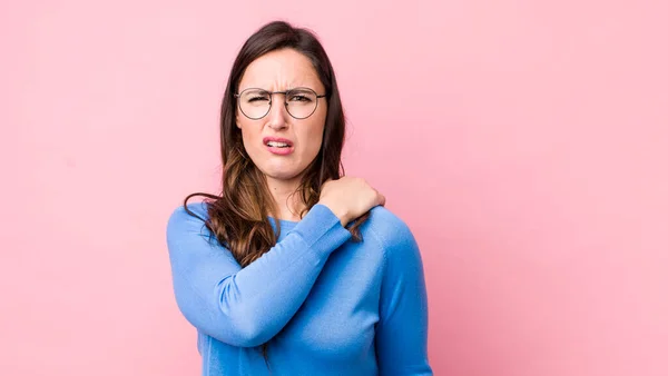 Ung Vacker Kvinna Känner Sig Trött Stressad Orolig Frustrerad Och — Stockfoto