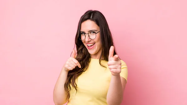 Joven Bonita Mujer Sonriendo Con Una Actitud Positiva Exitosa Feliz — Foto de Stock