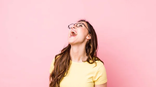 Jonge Mooie Vrouw Schreeuwen Furieus Schreeuwen Agressief Kijken Gestresst Boos — Stockfoto