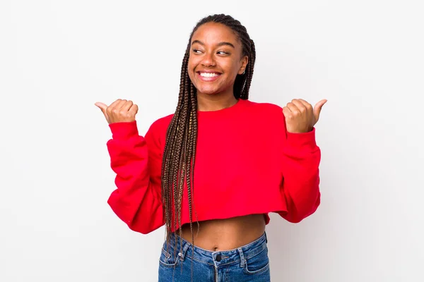 Afro Pretty Woman Smiling Joyfully Looking Happy Feeling Carefree Positive — Stockfoto