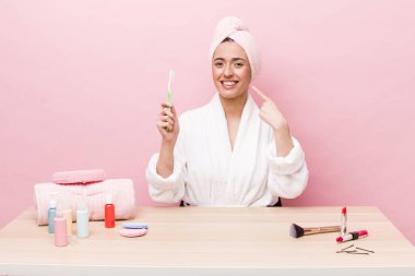 Genç, yetişkin, güzel kadın. makyaj ve güzellik konsepti