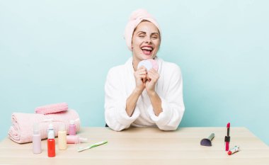 Genç, yetişkin, güzel kadın. makyaj ve güzellik konsepti