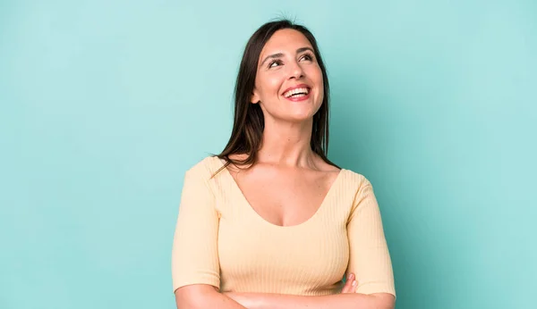 Giovane Bella Donna Adulta Sentirsi Felice Orgoglioso Fiducioso Chiedendo Pensando — Foto Stock