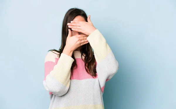 Young Adult Pretty Woman Covering Face Both Hands Saying Camera — Stock Photo, Image