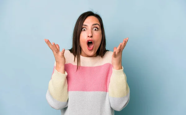 Young Adult Pretty Woman Feeling Extremely Shocked Surprised Anxious Panicking — Foto Stock
