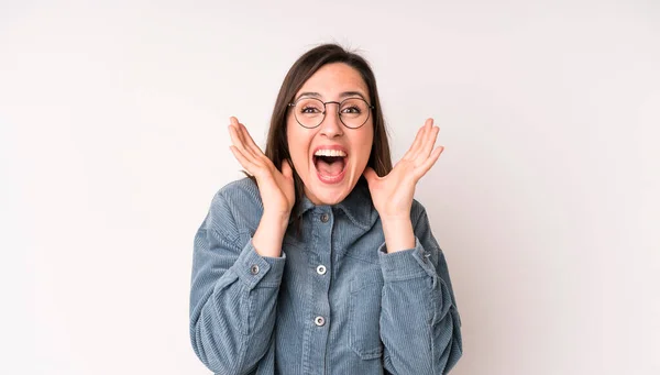 Jong Volwassen Mooi Vrouw Voelen Geschokt Opgewonden Lachen Verbaasd Gelukkig — Stockfoto