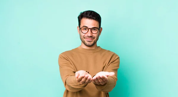 Young Handsome Hicpanic Man Smiling Happily Friendly Confident Positive Look — Zdjęcie stockowe