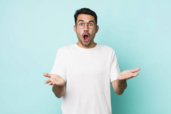 Young Handsome Hicpanic Man Open Mouthed Amazed Shocked Astonished Unbelievable — Stockfoto