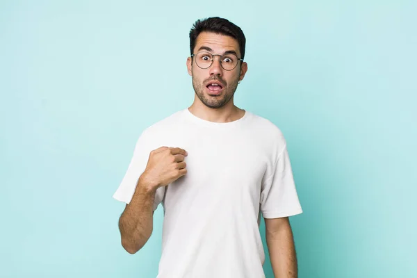 Young Handsome Hicpanic Man Looking Shocked Surprised Mouth Wide Open — Stock Photo, Image