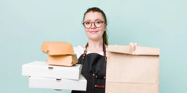 Young Adult Pretty Woman Take Away Delivery Food Concept — Stockfoto