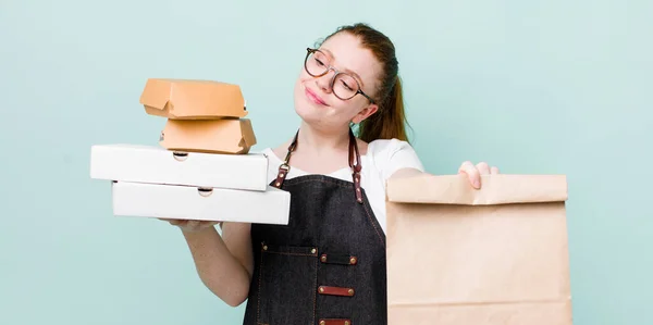 Young Adult Pretty Woman Take Away Delivery Food Concept — Foto Stock