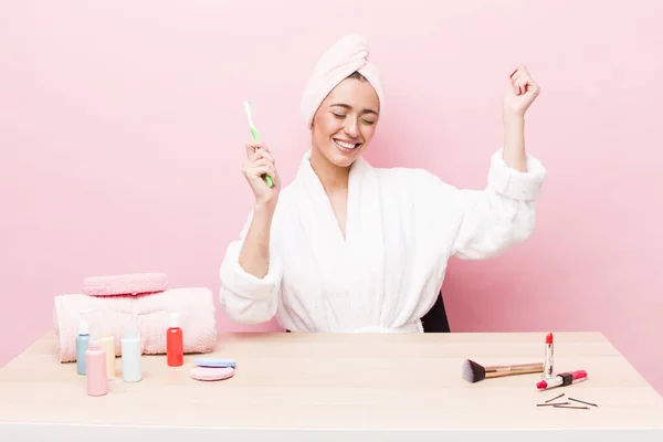 Young Adult Pretty Woman Making Beauty Concept — 스톡 사진