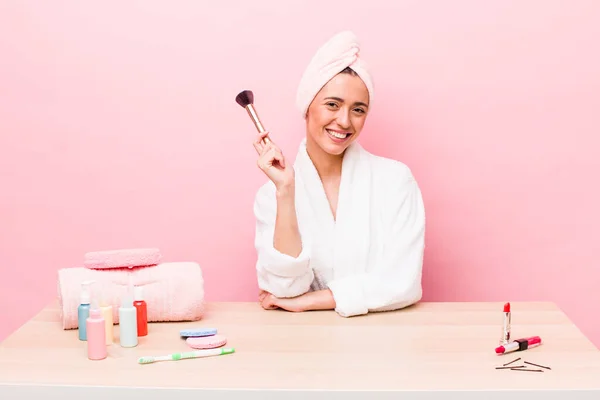 Young Adult Pretty Woman Making Beauty Concept — 스톡 사진