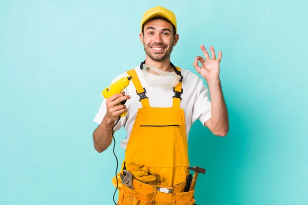 Hombre Adulto Joven Concepto Manitas Reparadores — Foto de Stock