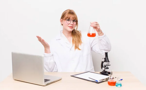 Young Hadult Pretty Woman Sciencist Microscophe Concept — Stock Photo, Image