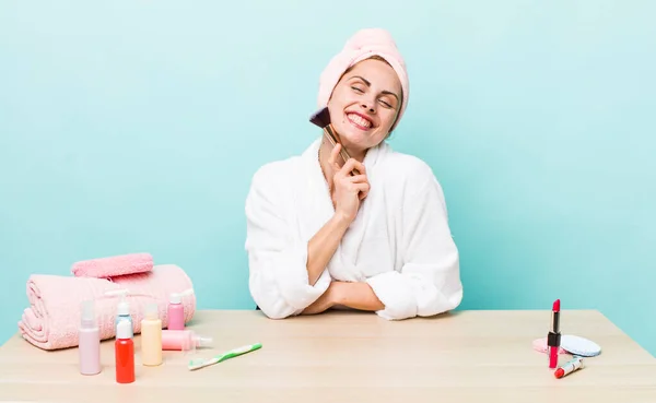 Young Adult Pretty Woman Making Beauty Concept — Stock Photo, Image