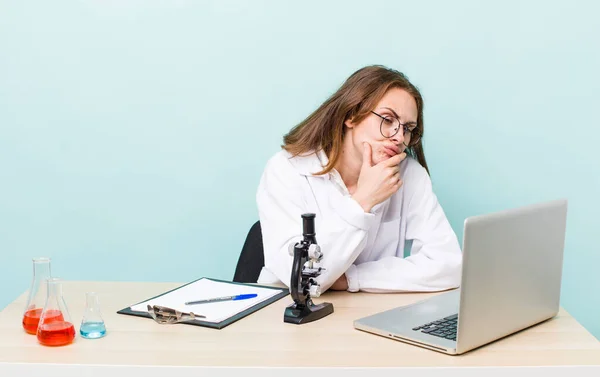 Young Physician Woman Microscophe Sciencist Concept — Stok fotoğraf