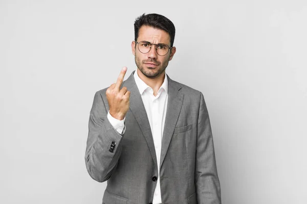 Jeune Homme Hispanique Adulte Sentant Colère Agacé Rebelle Agressif Concept — Photo