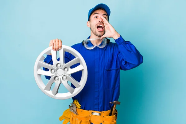 Young Adult Hispanic Man Feeling Happy Giving Big Shout Out — Stock Photo, Image