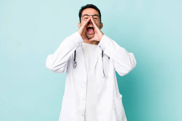 Young Adult Hispanic Man Feeling Happy Giving Big Shout Out — Stockfoto