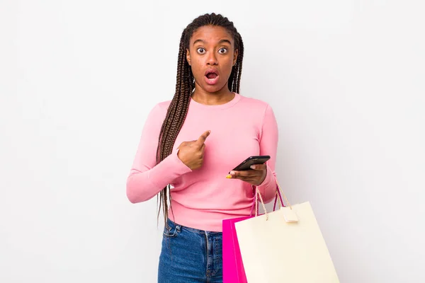 Young Adult Black Woman Looking Shocked Surprised Mouth Wide Open — Stockfoto