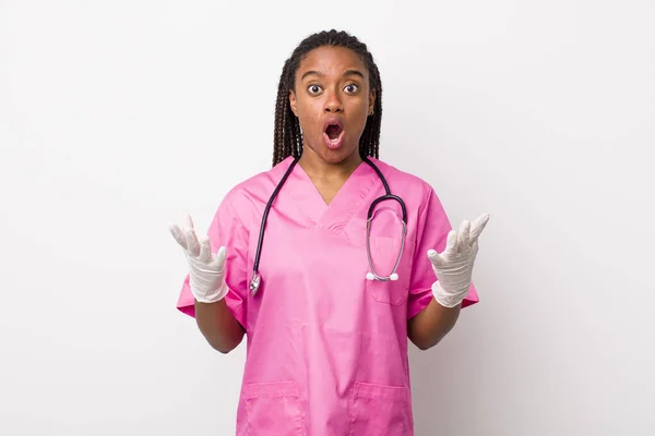 Young Adult Black Woman Amazed Shocked Astonished Unbelievable Surprise Veterinarian — Foto Stock