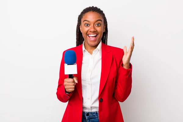 Young Adult Black Woman Feeling Happy Astonished Something Unbelievable Presenter — 스톡 사진