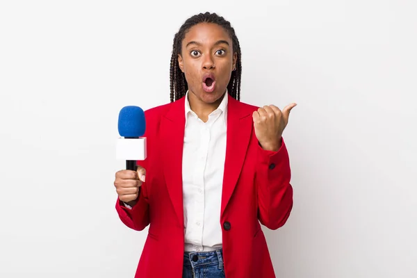 Young Adult Black Woman Looking Astonished Disbelief Presenter Microphone Concept — 스톡 사진