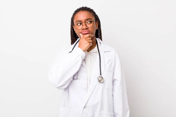 Young Adult Black Woman Thinking Feeling Doubtful Confused Physician Concept — Fotografia de Stock