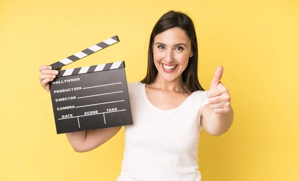 Young Adult Pretty Woman Feeling Proud Smiling Positively Thumbs Cinema — Stock Photo, Image