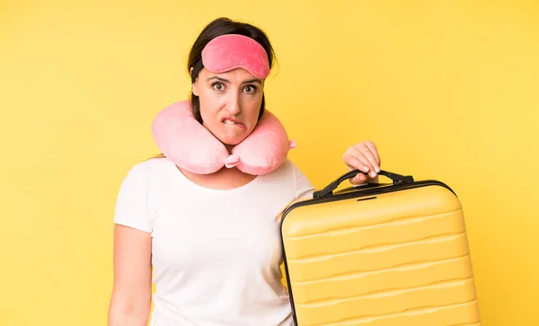 Young Adult Pretty Woman Looking Puzzled Confused Flight Passenger Concept — Stockfoto