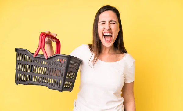 Young Adult Pretty Woman Shouting Aggressively Looking Very Angry Shopping — Photo