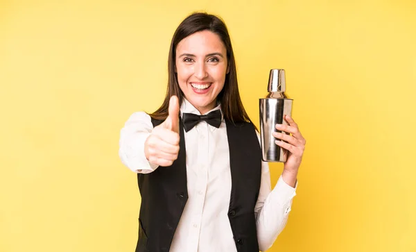 Joven Adulto Bonita Mujer Sintiéndose Orgullosa Sonriendo Positivamente Con Los —  Fotos de Stock