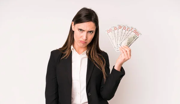 Genç Güzel Bir Kadın Şaşkın Şaşkın Hissediyor Dolar Banknotları Kavramı — Stok fotoğraf