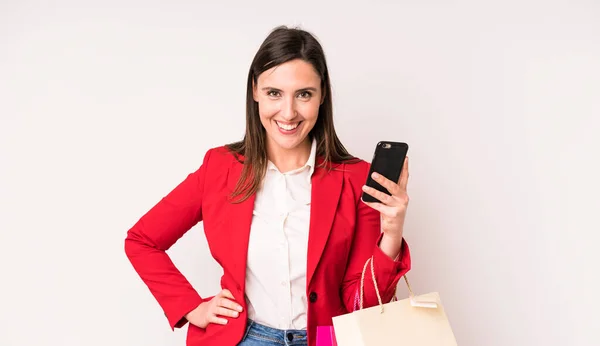 Jovem Mulher Bonita Adulto Sorrindo Feliz Com Uma Mão Quadril — Fotografia de Stock