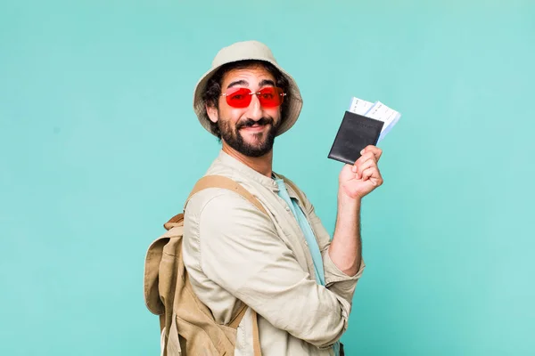 Jovem Adulto Hispânico Louco Homem Conceito Turístico Viagem — Fotografia de Stock