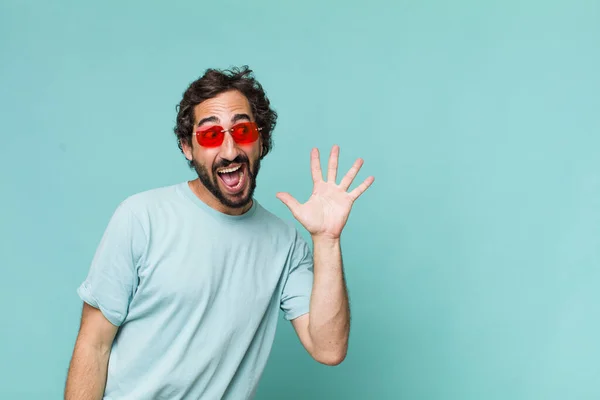 Junger Erwachsener Hispanischer Verrückter Raumkonzept Kopieren — Stockfoto