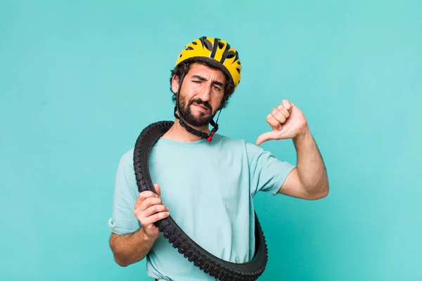 Ung Vuxen Latinamerikansk Galen Man Cykel Koncept — Stockfoto