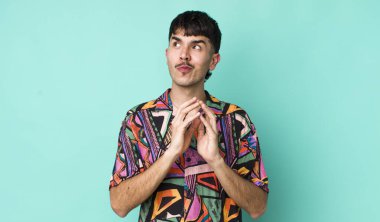 Genç bir İspanyol entrikacı ve komplocu hilekar ve hilekar, kurnaz ve hain