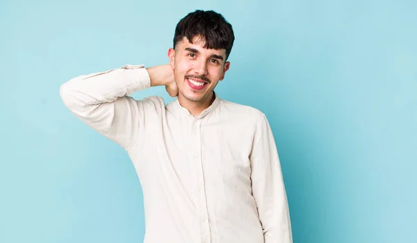 Jong Volwassen Latino Man Lachen Vrolijk Zelfverzekerd Met Een Casual — Stockfoto
