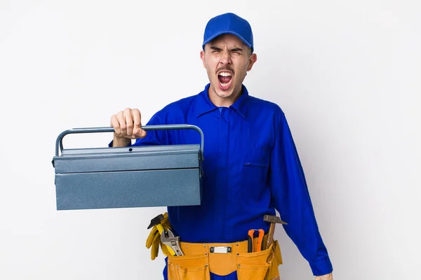 Joven Fontanero Hispano Gritando Agresivamente Luciendo Muy Enojado Concepto Caja —  Fotos de Stock