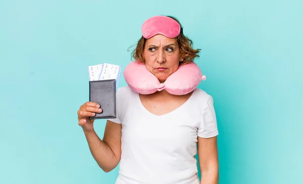 Vrouw Van Middelbare Leeftijd Die Zich Verdrietig Boos Boos Voelt — Stockfoto