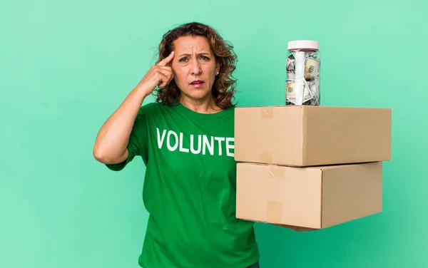 Middle Age Woman Feeling Confused Puzzled Showing You Insane Volunteer — Stock Photo, Image