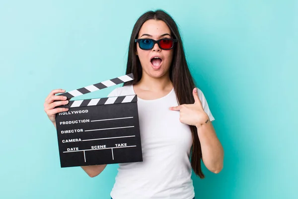 Young Adult Woman Looking Shocked Surprised Mouth Wide Open Pointing — Stock Photo, Image