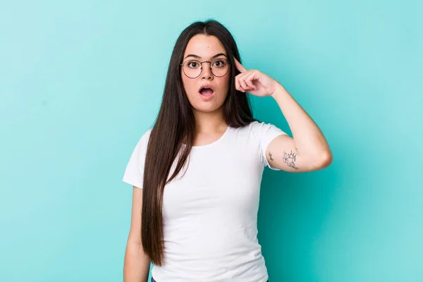 Young Adult Woman Looking Surprised Open Mouthed Shocked Realizing New — Stock Photo, Image
