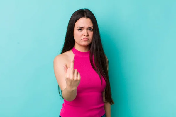 Joven Mujer Adulta Sintiéndose Enojada Molesta Rebelde Agresiva Volteando Dedo — Foto de Stock