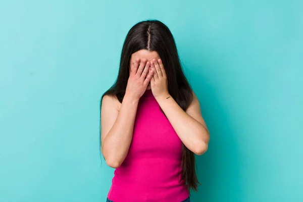 Jovem Mulher Adulta Sentindo Triste Frustrada Nervosa Deprimida Cobrindo Rosto — Fotografia de Stock