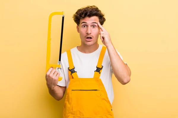 Young Handsome Guy Looking Surprised Realizing New Thought Idea Concept — Stock Photo, Image