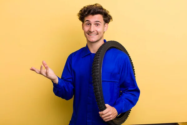 Young Handsome Guy Feeling Happy Surprised Realizing Solution Idea Bike — Stock Photo, Image